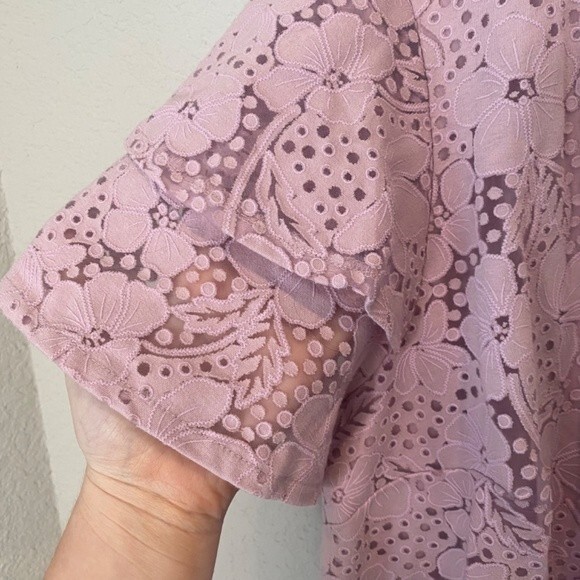 Lane Bryant Pastel Purple Lace Flutter Sleeve Blouse - Size 22/24 - EUC - Picture 4 of 6